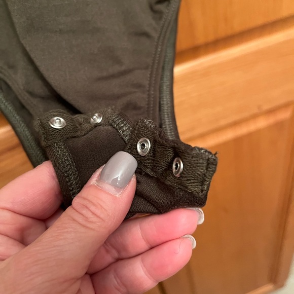 One piece Army green bodysuit Preowned - Picture 2 of 5